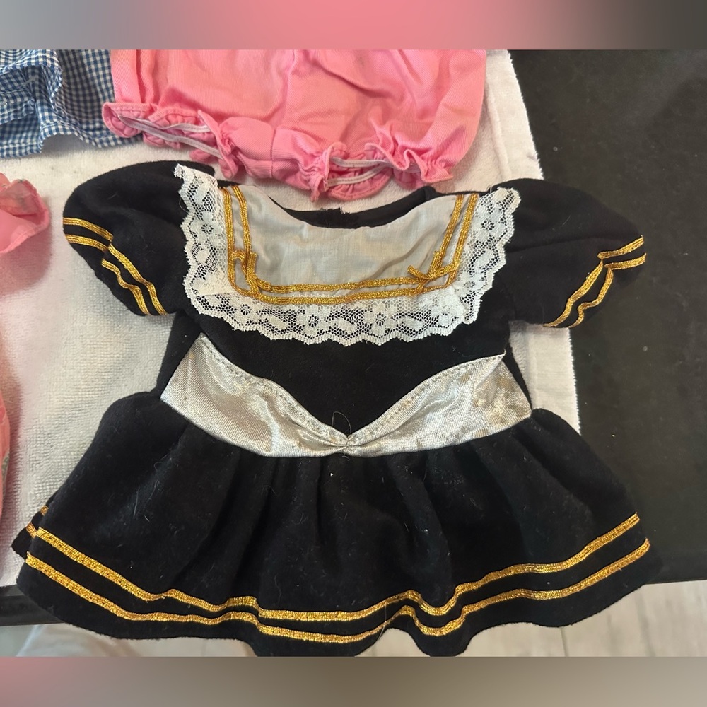 Six Cabbage Patch Kid doll outfits - Picture 3 of 7